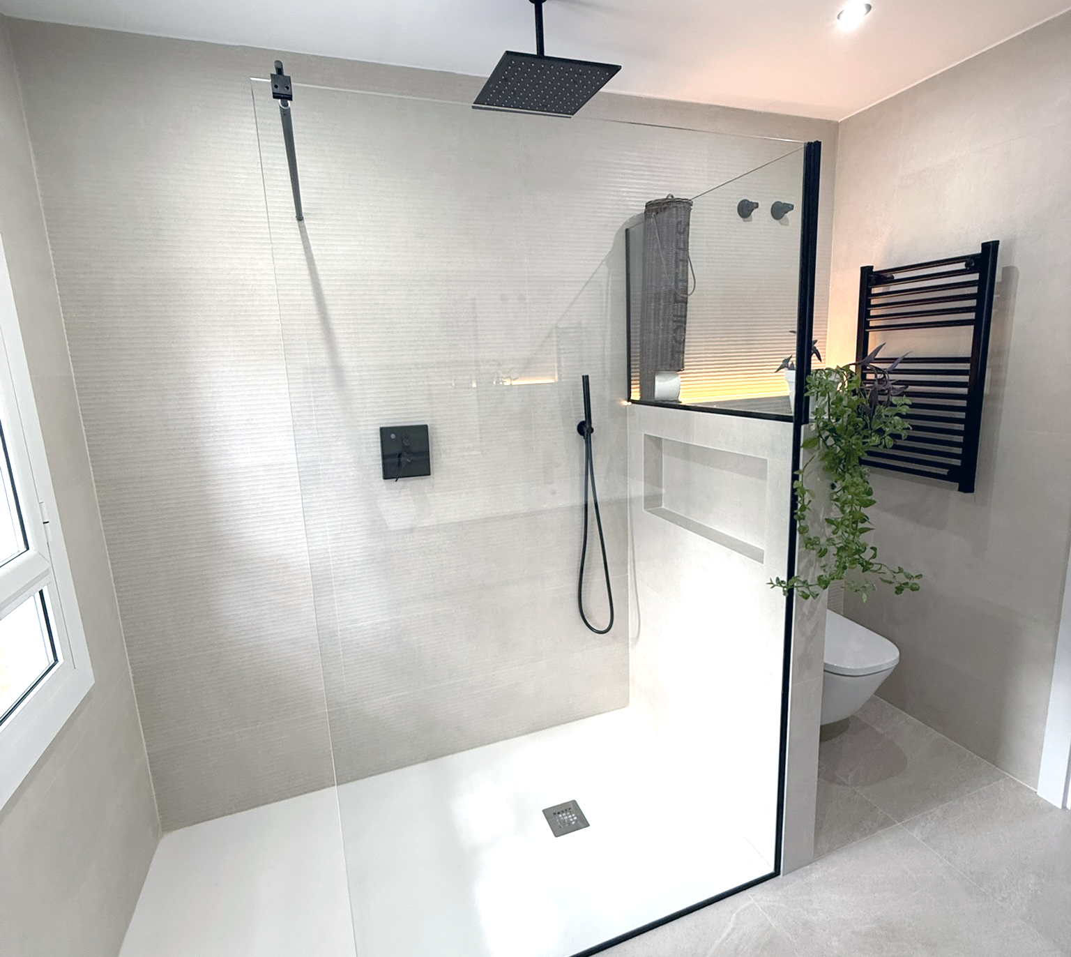 Resultado de reforma de baño y habitación en Barcelona - Lydia Cortes